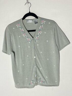 Vintage Carolyn Taylor Sage Green Embroidered Short Sleeve Cardigan Knit Top M